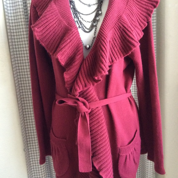 Burgundy/red sweater with flappy collar in front - Picture 1 of 6